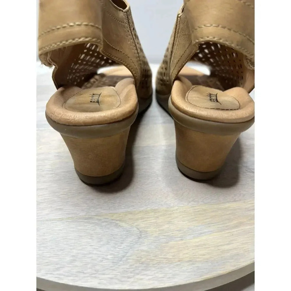 Earth Cascade Camel Tan Laser Cut Open Toe Leather Sandals Women’s Sz 9D - Picture 4 of 9